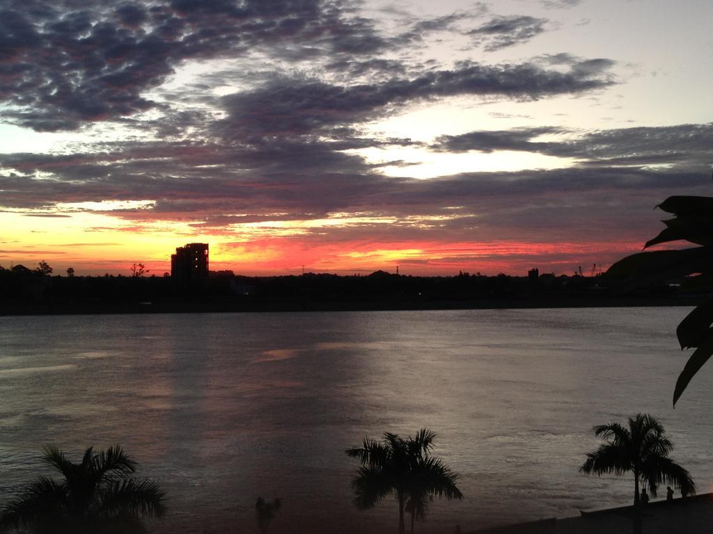 New Season Riverside Hotel Phnom Penh Exterior photo