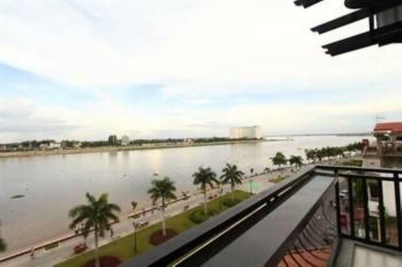 New Season Riverside Hotel Phnom Penh Exterior photo